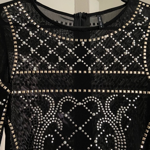 San Joy - BEADS AND PEARLS PATTERNED STONE DRESS - Picture 3 of 8